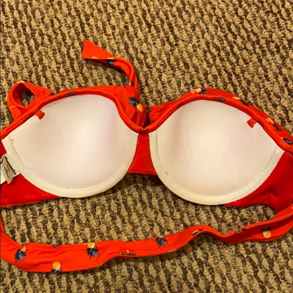 Red pineapple print bikini top - Picture 4 of 4